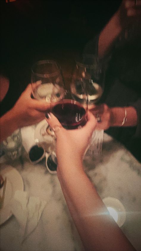 Blurry aesthetic image of girl friends drinking red and white wine in NYC Friends Drinking Wine, Friends Drinking, Vision Board Collage, Autumn Wine, Friends Drinks, Three Best Friends, Vision Board Pictures, Nyc Girl, Nyc Aesthetic