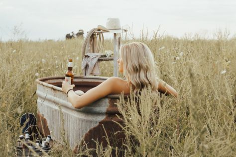 Horse Trough Photoshoot, Metal Tub Photoshoot, Fall Horse Trailer Photoshoot, Country Chic Photoshoot, Beth Dutton Photo Shoot Ideas, Water Tank Photoshoot, Beth Dutton Water Trough Photoshoot, Farm Style Photoshoot, Stock Tank Photoshoot