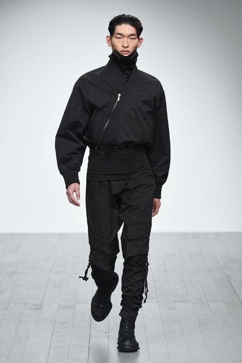 Cyberpunk Fashion Male, Futuristic Fashion Male, Utilitarian Fashion, Techwear Fashion, Concept Clothing, Cyberpunk Fashion, Futuristic Fashion, Looks Black, Korean Fashion Trends