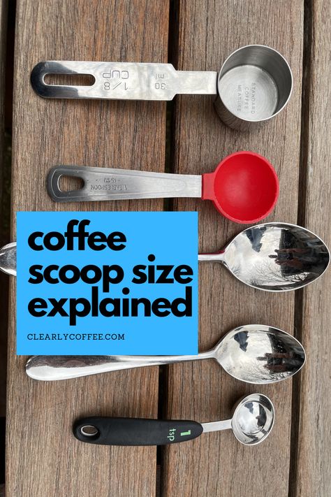 How much is in a coffee scoop? We explain how much a standard coffee scoop is, compared to teaspoons and tablespoons. Maxwell House Coffee, Ways To Make Coffee, Tea Drinks, Mr Coffee, Big Coffee, Coffee Bar Home, Coffee Scoop, Handy Dandy, How To Make Coffee