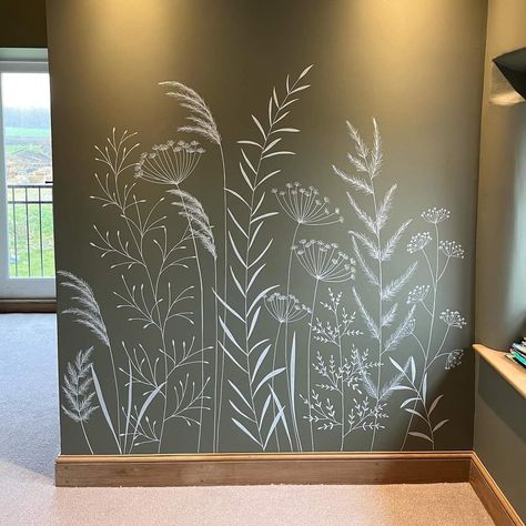 Wall Painting Ideas Freehand, Accent Wall Leaves, Hand Painted Wall Designs Bedrooms, Chalk Wall Mural Ideas, Laundry Room Mural Accent Walls, Bedroom Mural Ideas Paint Diy, Hand Painted Vines On Walls, Den Wall Ideas, Outside Wall Painting Ideas Backyard