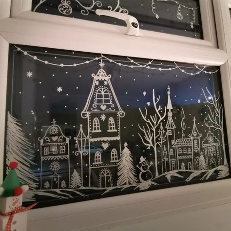 White Chalk Christmas Window, House Chalkboard Ideas, White Chalk Window Art Christmas, Christmas Window Art Template, Chalk Marker Window Christmas, Winter Window Chalk Art, Christmas Art Window, Christmas Painting Window, Christmas Village Window Painting