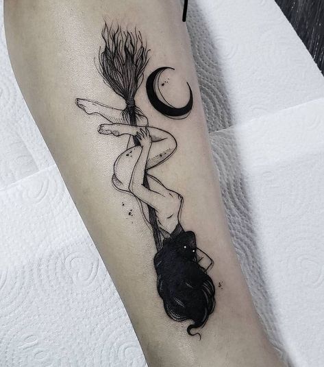 Gotik Tattoo, Pagan Tattoo, 42 Tattoo, Valkyrie Tattoo, Mystical Tattoos, Tattoo Flowers, Wicked Tattoos, Witch Tattoo, Scary Tattoos