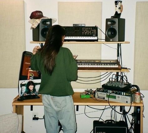 Music Studio Aesthetic, Music Studio Room, Music Student, Home Studio Music, Studio Room, Music Aesthetic, Music Studio, Madison Beer, Music Room