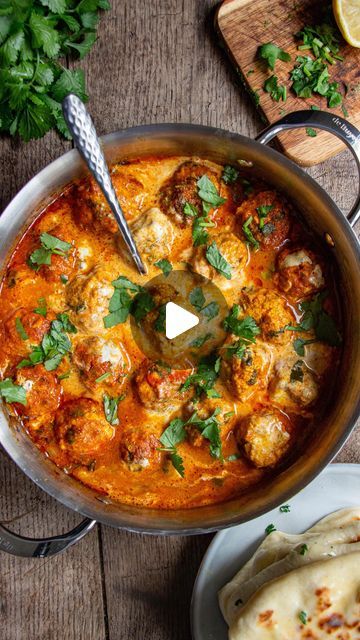 Emma Geoffroy on Instagram: "🇫🇷 Poulet Tikka Masala express 🔥
Direction l’Asie !
Recette en bio 
🇺🇸 Express Tikka Masala Chicken 🔥 a recipe inspired by @annasfamilykitchen ♥️
Let’s go to Asia!
Recipe in bio
•
#poulet #chicken #casseroleetchocolat #tikka #tikkamasala #masala #meatballs #meatball #boulette #cuisineasiatique #cuisineindienne #tomate #tomato #recettehealthy #recettefacile #recetterapide #easyrecipes #easyrecipesathome #gourmet #indianfood #recette #instagood #instafood #currychicken #asianfood #curry" Asian Recipes, Tikka Masala Chicken, Poulet Tikka Masala, Masala Chicken, Chicken Masala, Tikka Masala, Curry Chicken, Meatballs, Indian Food Recipes