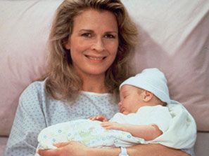 murphy brown | Murphy Brown Candace Bergen, Help For Single Moms, Single Mother By Choice, Single Mom By Choice, 1990s Tv Shows, Friends On The Other Side, Single Mom Help, Becoming A Single Mom, Single Working Mom