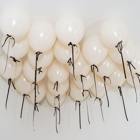 Engagement Event Ideas, White Balloons Black Ribbon, Black And Neutral Party Decor, Hens Balloons, Birthday 2024 Ideas, Black And White Balloon Wall, Black Tie Ball Decorations, Cream And Black Party Decor, Balloons With Ribbon Bows