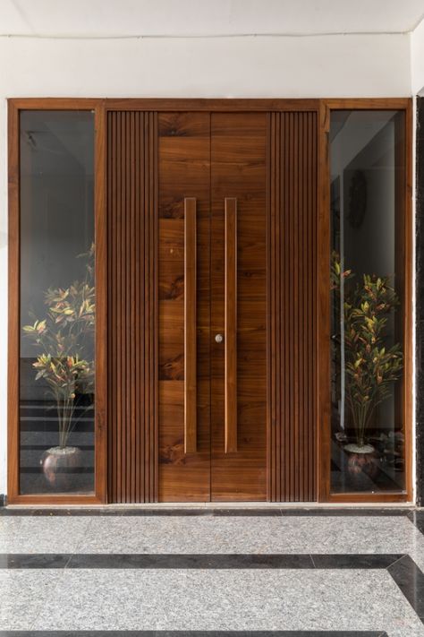 Two Door Main Door Design, 2 Door Main Door Design, Front House Door Design, Royal Entrance Door Design, Luxurious Main Door Designs, Double Door Designs Entrance, House Entrance Double Doors, Main Doors For Home, Main Doors Double Door