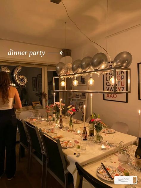 Restaurant Birthday Party Decorations, Dining Table Decor Birthday, Table Set Up With Candles, Bday Home Decoration Ideas, Home Bday Party Aesthetic, Bday Dinner At Home, At Home Bday Ideas, Birthday Table With Flowers, Home Party Table Setting