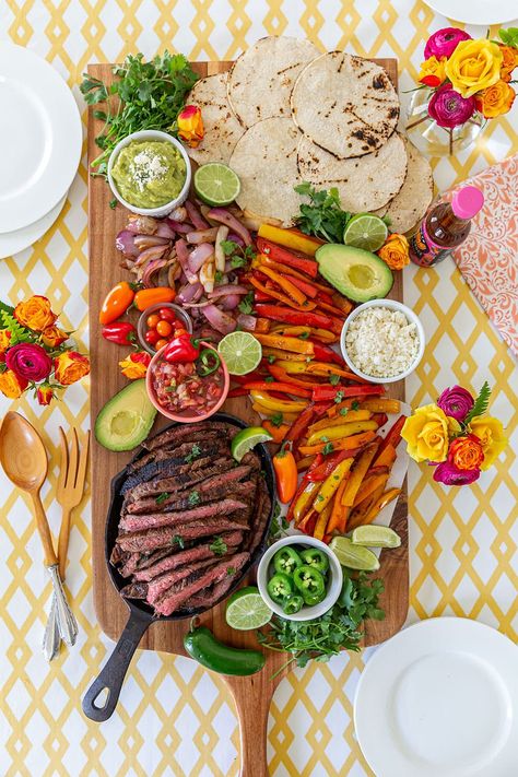 Fajitas Board, Fajita Dinner Party, Mexican Dessert Charcuterie Board, Mexican Food Board, Fajita Board, Mexican Charcuterie, Fajitas Dinner, Fajita Dinner, Fajita Bar