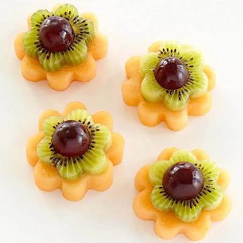 Fruits Decoration, Fresh Fruit Recipes, Decorações Com Comidas, Fruit Arrangements, Edible Arrangements, Fruit Decorations, Fruit Flowers, Snacks Für Party, Fun Kids Food