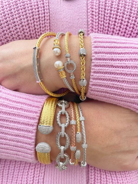 Bangles With Stones, Charles Garnier, Designer Bangles, Diamond Bracelet Design, Bangles And Bracelets, Circle Monogram, Cuff Bangle Bracelet, Rise And Shine, Bangle Designs