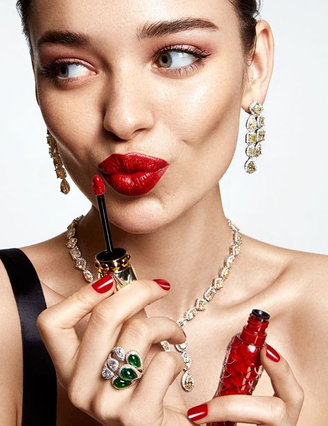 Karolina Gorzala, Editorial Jewelry, Best Red Lipstick, Red Lip Gloss, Christmas Campaign, Beauty Makeup Photography, Jewelry Editorial, Christmas Beauty, Beauty Photoshoot