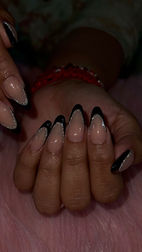 Painted Almond Nails, Almond Nails Pattern, Red Ombre Nails With Design, Black And Silver Nails Short Almond, French Nails Black And Gold, Almond Nail Inspo French Tip, French Tip Back To School Nails, Almond Nails Designs Matte, Back To School Nails Acrylic Almond