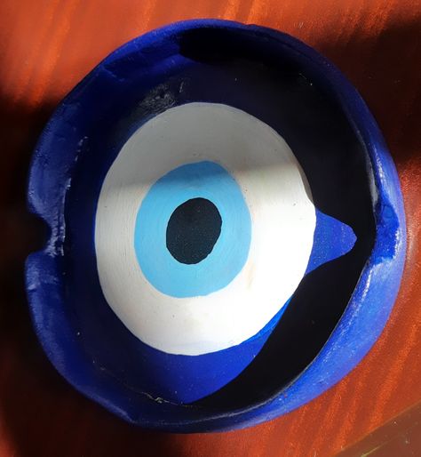 Evil Eye Ashtray, Ashtray Out Of Clay, Moon Ashtray Clay, Ash Tray Painting Ideas, Air Dry Clay Ideas Ashtray, Cool Ashtrays Air Dry Clay, Air Dry Clay Ash Tray Diy, Airdryclay Ashtray, Air Dry Ashtray