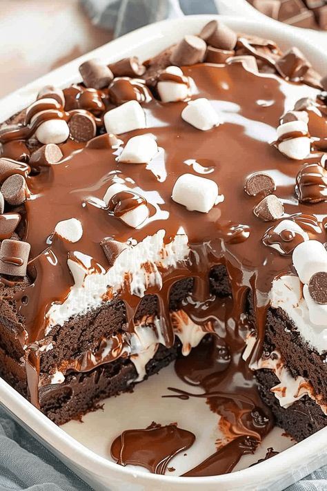 Southern-Style Mississippi Mud Delight Mississippi Mud Cake, Chocolate Rice Krispie Treats, Slow Cooker Salisbury Steak, Mississippi Mud, Party Sandwiches, Mud Cake, Delectable Desserts, Chocolate Cakes, Organized Chaos