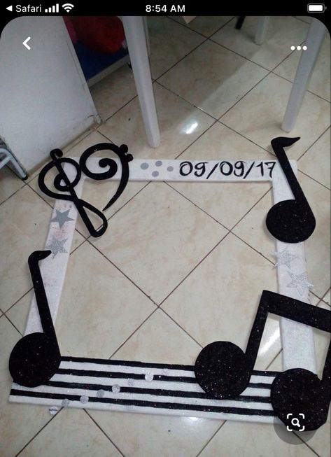 Music Themed Trunk Or Treat, Music Themed Party Ideas, Musical Birthday Theme, Music Party Ideas Decoration, Music Theme Decorations Ideas, Saturday Night Fever Party Decorations, Choir Banquet Ideas, Band Banquet Decorations, Music Decorations Party