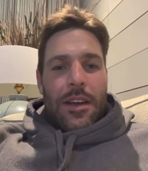 Former NHLer and transplanted American Mike Fisher took time to send a message to members of Canada's Freedom Convoy via Michael Mcleod, Mike Fisher, Mike Smith, Hockey Games, Take A Shot