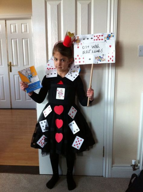 Queen of Hearts: Alice in Wonderland Costumes You Can Make At Home, Easy Book Week Costumes, Book Week Costumes, Queen Of Hearts Dress, Teen Halloween Party, Book Characters Dress Up, 3 People Costumes, World Book Day Ideas, Dress Up Ideas