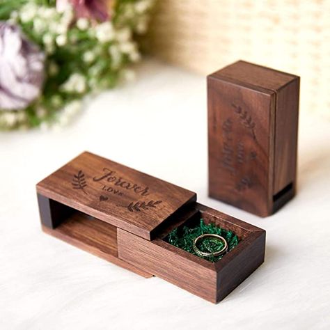 Woodworking Wedding Gifts, Ring Box Wedding Diy, Wooden Box Crafts, Ring Box Wood, Wood Box Design, Wooden Ring Box Wedding, Wood Laser Ideas, Wedding Ring Bearer Boxes, Engagement Box