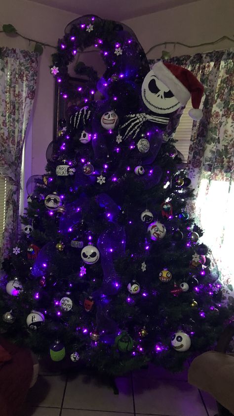 Black Christmas Tree Nightmare Before Christmas, Tim Burton Themed Christmas Tree, Nbc Christmas Tree, The Nightmare Before Christmas Tree Ideas, A Nightmare Before Christmas Tree, Nightmare Before Christmas Christmas Trees, Nightmare Before Christmas Tree Black, Jack Skellington And Sally Christmas Tree, Jack And Sally Christmas Tree Ideas