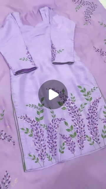 Hand Paint Suit Design, Paint Designs For Suits, Suit Painting Designs, Paint Suit Design For Women, Handpainted Suits, Algorithm Instagram, Suit Painting, Mekhela Chador, Embroidery Stitches Beginner