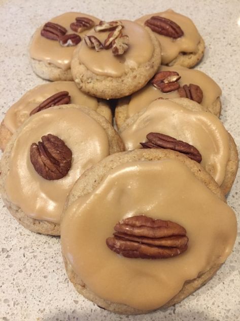 Brown Sugar Pecan Cookies Recipe, Pecan Brown Sugar Cookies, Brown Sugar Pecan Cookies, Pecan Crescent Cookies, Baking Snacks, Coconut Pecan Cookies, Shortbread Cookies With Icing, He Looked At Me, Brown Sugar Frosting