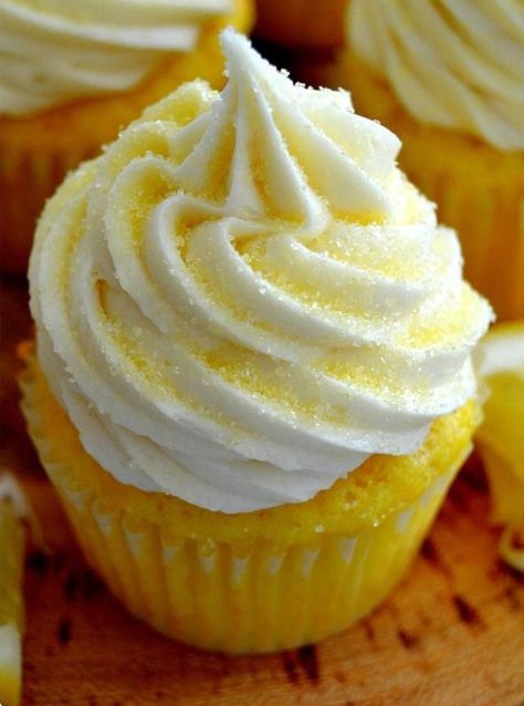 Lemon Pie Filling Recipes, Tiramisu Cupcakes, Box Lemon Cake, Lemon Pie Filling, Lemon Bar, Pie Filling Recipes, Lemon Curd Filling, Cookies Bars, Lemon Cake Mixes