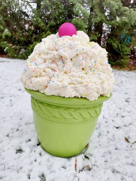 Giant Ice Cream, Best Spray Paint, Ice Cream Decorations, Large Cupcake, Giant Cupcake, Gingerbread Christmas Decor, Weekend Crafts, Gingerbread House Decorations, Diy Cupcakes