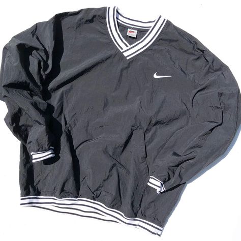 Vintage Windbreaker Outfit Men, Vintage Windbreaker Outfit, Windbreaker Outfit Men, Windbreaker Outfit, Retro Windbreaker, Black And White Logo, Nike Retro, Vintage Pullover, Nike Pullover