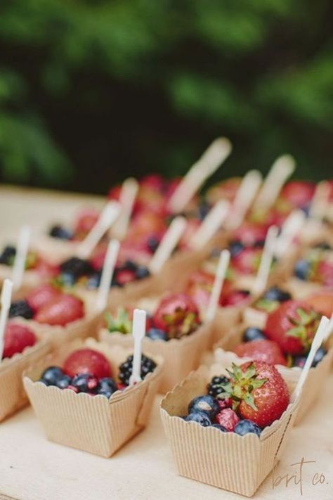 8 Self-Serve Party Recipes, Fresh Fruit Cups Fruit Bar Wedding, Fruits Decoration, Reception Food, Wedding Reception Food, Fruit Decorations, Fruit Cups, Snack Table, Shower Food, Shower Themes