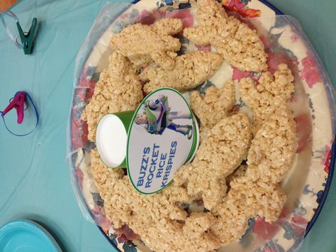 Toy Story birthday party, snack, rocket ship rice krispies Toys Story Birthday, Toy Story Party Decorations, Toy Story Baby, Birthday Snacks, Birthday Party Snacks, Toy Story Theme, Trendy Toys, Toy Story Birthday Party, Snack Dip