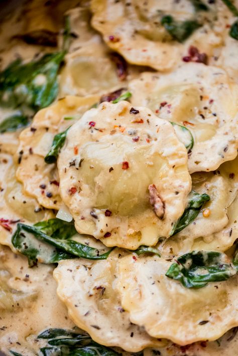 Easy Date Night Creamy Tuscan Ravioli Recipe - Little Spice Jar White Sauce Ravioli Casserole, Easy Dinner Recipes With Mozzarella, Ravioli Without Red Sauce, Alfredo Cheese Ravioli, New In Food, Ravioli In Creamy Garlic And Spinach White Sauce, Mushroom Ravioli With Spinach, Spring Supper Ideas, White Sauce Ravioli