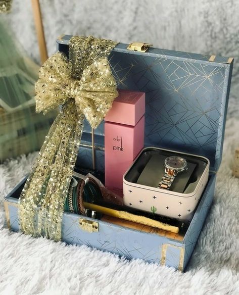 Perfume Wedding Gift, Gifts Packing Ideas Wedding, Packing Ideas For Wedding Gift, Bridal Gift Packing Ideas, Wedding Hamper For Groom, Wedding Gift Pack For Groom, Marawa Packing Ideas For Groom, Dala Ideas Wedding, Bridal Hamper Ideas