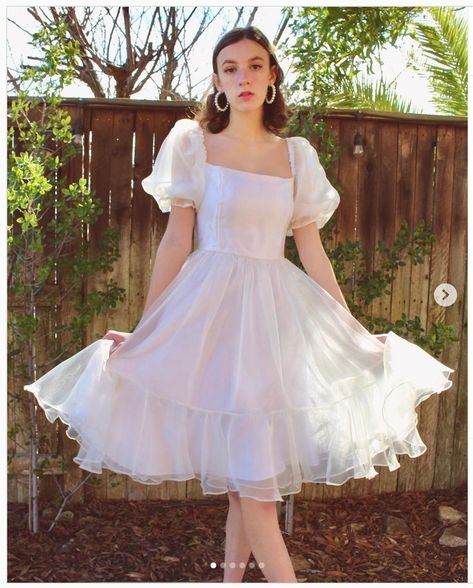 Selkie Puff Dress, Puff Sleeve Dress Pattern, 18th Birthday Dress, Graduation Outfits For Women, Modest Homecoming Dresses, Car 2023, Clothing Aesthetics, 18th Birthday Outfit, Puffy Sleeve Dress