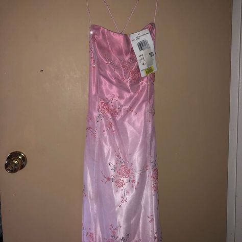 Tangled Hoco Theme Dress, Bubblegum Pink Prom Dress, Y2k Hoco Dress, Hoco Pink Dress, 2000 Prom Dress, Vintage Prom Dresses 90s, 2000s Dresses, Prom Dress Y2k, 90s Prom Dresses