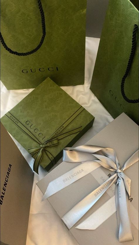 -gucci -aesthetic -designer Luxury Birthday Gifts, Luxury Birthday, Luxury Lifestyle Fashion, Gucci Gifts, Expensive Gifts, Going Live, Luxury Lifestyle Dreams, Future Lifestyle, Money And Happiness