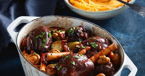 Paris Mash, Jelly Custard, Xmas Desserts, Lamb Dishes, Red Wine Sauce, Lamb Shanks, Wine Sauce, Entertaining Recipes, Lamb Recipes