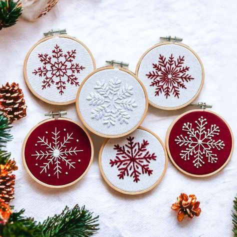 The cutest Christmas embroidery designs for your holiday stitching. Thread your needle and stitch your way through the winter season. Noel Cross Stitch Pattern, Embroidery Snowflake Patterns, Christmas Embroidery Patterns Free, Embroidery Templates Free Printable, Snowflake Embroidery Pattern, Snowflakes Embroidery Pattern, Christmas Embroidery Ideas, Embroidery Christmas Gifts, Embroidery Christmas Ornaments