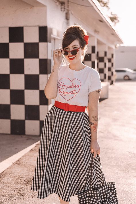 1950s Bowling Outfit, Rockabilly Summer Outfits, 1950s Diner Outfit, 1950s Skirt Outfit, Retro Vintage Outfits 1950s, Retro Colorful Outfits, 50s Skirt Outfit, Easy 50s Outfit, Retro Skirt Outfits