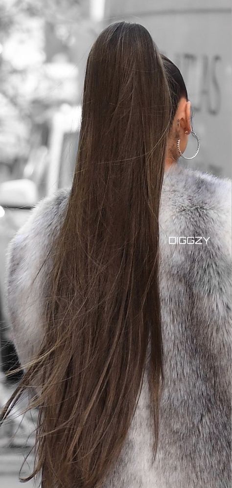 Ariana Grande Ponytail, Ariana Grande Makeup, Ariana Grande Hair, Medium Curly, Ariana Grande Style, Hair Up Styles, November 9, Long Hair Women, Beautiful Long Hair