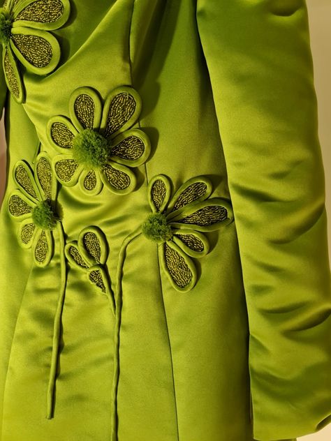 #couture #fashion #dresses #green Shirt Reconstruction, Fashion Details Inspiration, High Waisted Floral Skirt, Lycra Dress, Fashion Illustration Collage, Statement Fashion, Neck Embroidery, Beautiful Dress Designs, Fashion Hub