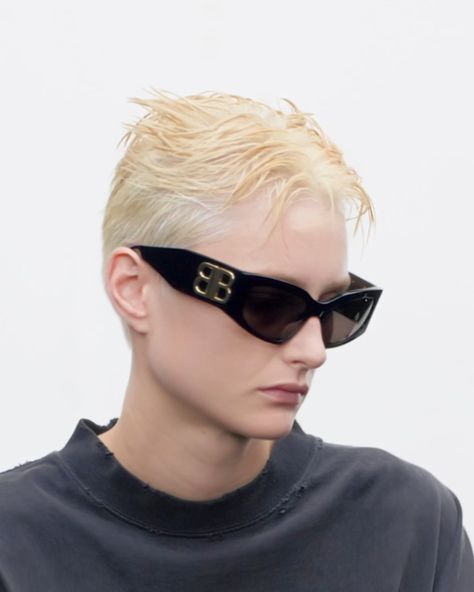 Shop the latest collection of Sunglasses at the Balenciaga US official online boutique. Women's Sunglasses, Online Boutique, Balenciaga, Sunglasses Women, Sunglasses, Boutique, United States