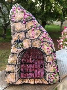 Fairy House Rocks Painting, Fairy Doors Painted Rocks, Rock Painting Fairy Doors, Painted Fairy Doors On Rocks, Fairy Painted Rocks Ideas, Rock Painting Fairy House, Painted Rocks Fairy Houses, Painted Fairy Rocks, Fairy Rock Garden