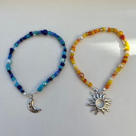 Sun and Moon Bracelet ☀️🌙 These solar opposite bracelets are perfect to share with a friend, partner or family member! Each having one so you have a constant reminder of each other🥰 These are sold separately as well as a pair, so you can also wear it solo! ✨ These unique handmade bracelets offer a variety of styles for you to match with your outfits or gift to family and friends!! I offer custom bracelets or other jewellery Message me if you have any requests or questions Each order comes with Sun Bead Bracelet, Bracelet Matching Best Friends, Blue And Yellow Beaded Bracelet, Best Friends Bracelets Beads, Bracelet Made Of Beads, Matching Bracelets For Friends, Crafts For Sisters, Matching Bead Bracelets For Friends, Sun Moon Bracelet