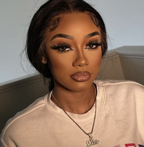 Eyeliner Makeup Looks, Makeup Blackgirl, Prom Makeup Look, Black Makeup Looks, Brown Makeup Looks, Dramatic Eyeliner, Maquillage Yeux Cut Crease, Birthday Makeup Looks, Natural Prom Makeup