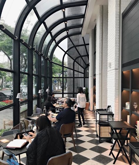 Glass Roof Cafe, Glass Restaurant Design Exterior, Black White Coffee Shop, Sunroom Restaurant, Black And White Restaurant Interior, Glass House Restaurant, Glass Cafe, Glass Restaurant, Modern Restaurant Design