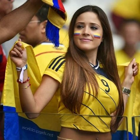 Colombia Women South American Women, Colombian Women, Beautiful Braided Hair, South American Countries, Casual Short Sleeve Dress, Girls Soccer, Soccer Girl, Soccer Fans, Womens Football