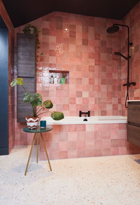 Pink Terracotta Bathroom, Pink Rustic Bathroom, Old Pink Bathroom, Square Tiles Kitchen, Pink Tile Shower, Old Pink Tile Bathroom Ideas, Dark Pink Bathroom, Pink Tiles Bathroom, Pink Zellige Tile