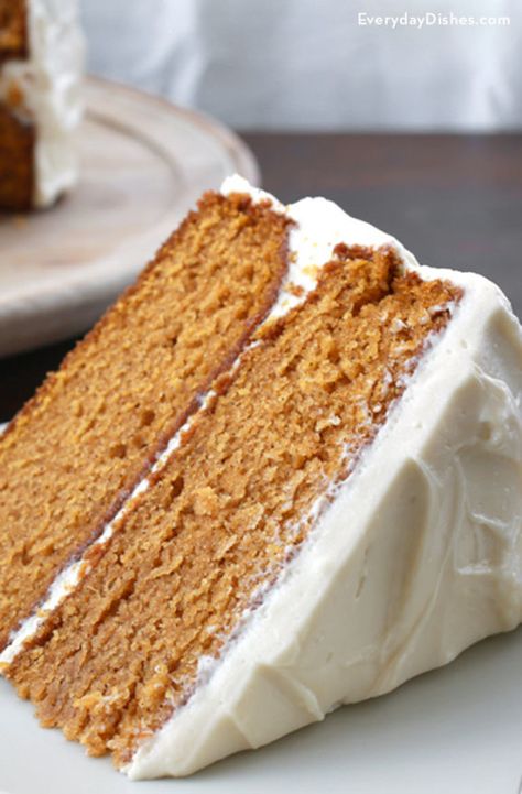 Pumpkin Layer Cake, Cassava Cake, Pumpkin Cake Recipes, Pumpkin Desserts, Layer Cake Recipes, Spiced Pumpkin, Everyday Dishes, Fall Dessert Recipes, Pumpkin Flavor